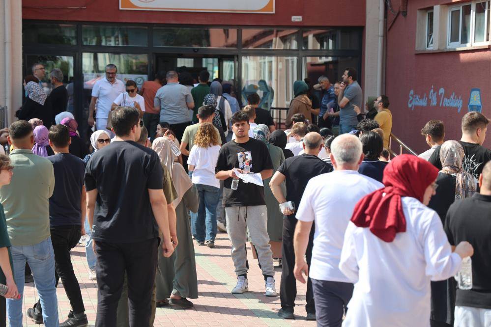 Konya'da YKS sınavına geç kalan öğrenciler gözyaşlarına boğuldu 6